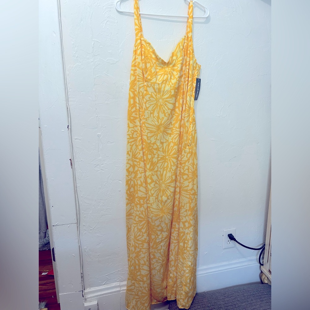 NWT ModCloth Floral Maxi Dress with Tie Back